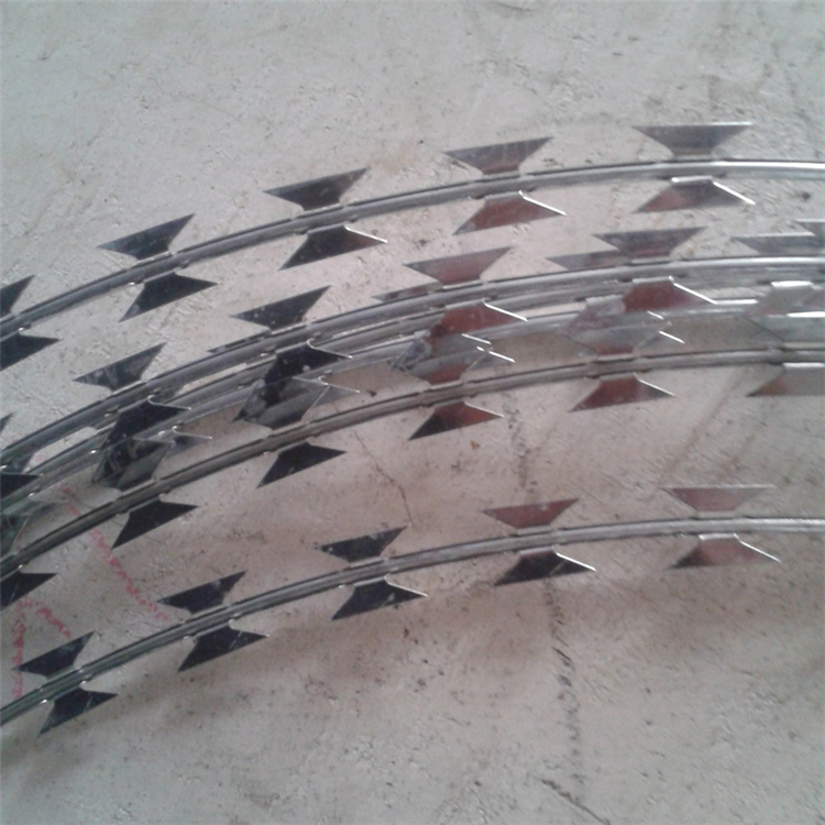 不锈钢刀片刺网护栏网的生产流程及技术要求