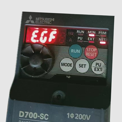 三菱变频器FR-D700显示EGF故障报警代码维修