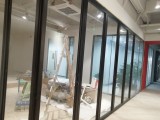 深圳龙华展厅玻璃推拉门隔断可伸缩收纳活动屏风墙定制