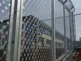 看守所巡逻道隔离网 监狱焊接刀片隔离网工程 监狱外围防攀爬网厂家